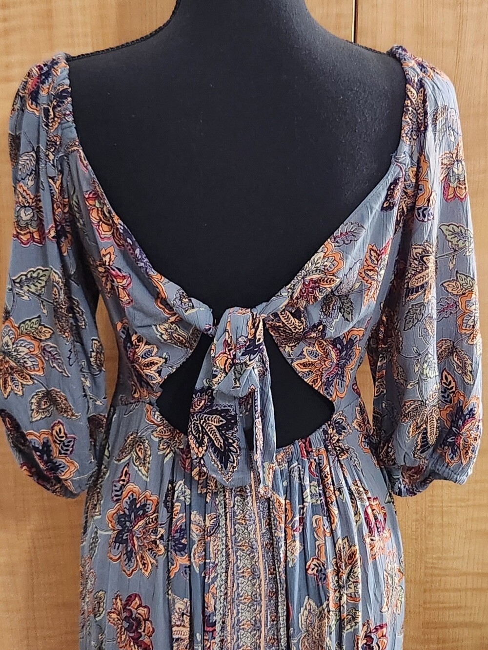NWOT Floral Puff-Sleeve Maxi Dress in Slate Blue Size M.